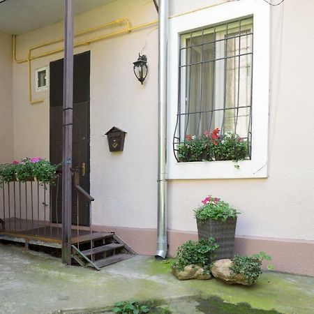 Cozy Apartment On Yevreiska Street Odessa Ngoại thất bức ảnh