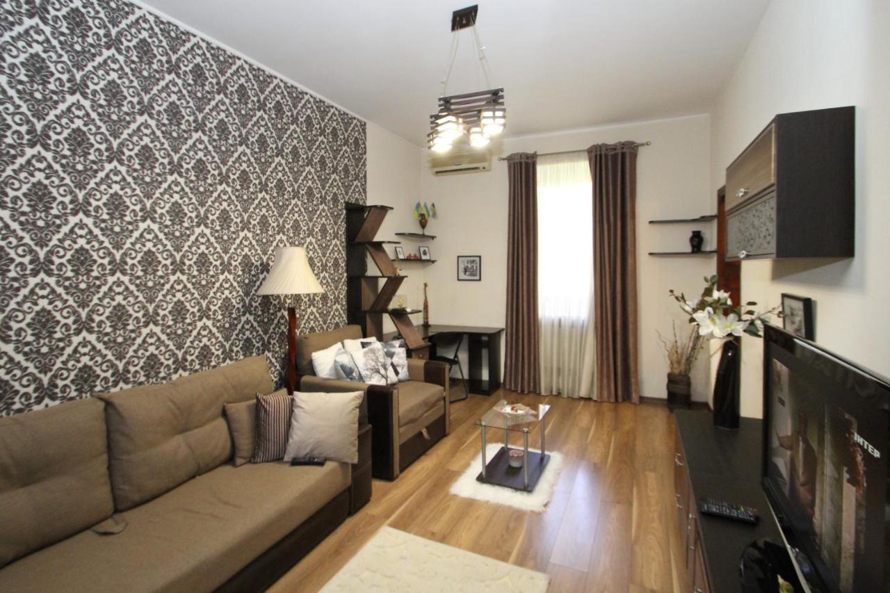Cozy Apartment On Yevreiska Street Odessa Ngoại thất bức ảnh