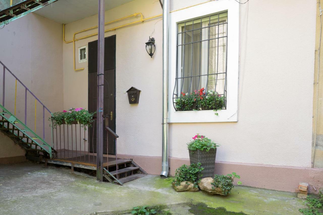 Cozy Apartment On Yevreiska Street Odessa Ngoại thất bức ảnh
